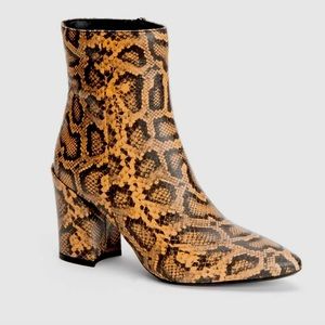 NEW Aquatalia Palamino Snake Skin Ankle Boots Caramel Size 7M & 10.5M